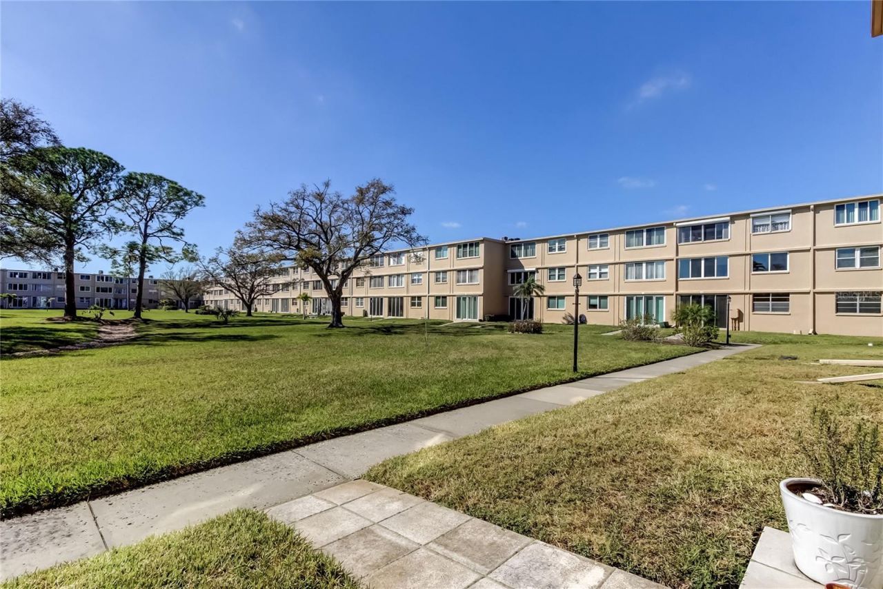 5095 Bay Street Ne, Unit 104, Saint Petersburg, FL 33703 Photo