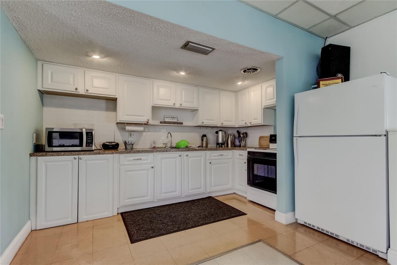 5095 Bay Street Ne, Unit 104, Saint Petersburg, FL 33703 Photo