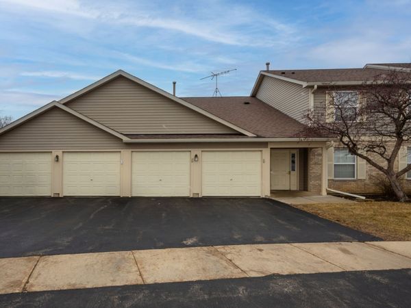 1147 N Red Oak Circle , Unit 1, Round Lake Beach, IL 60073