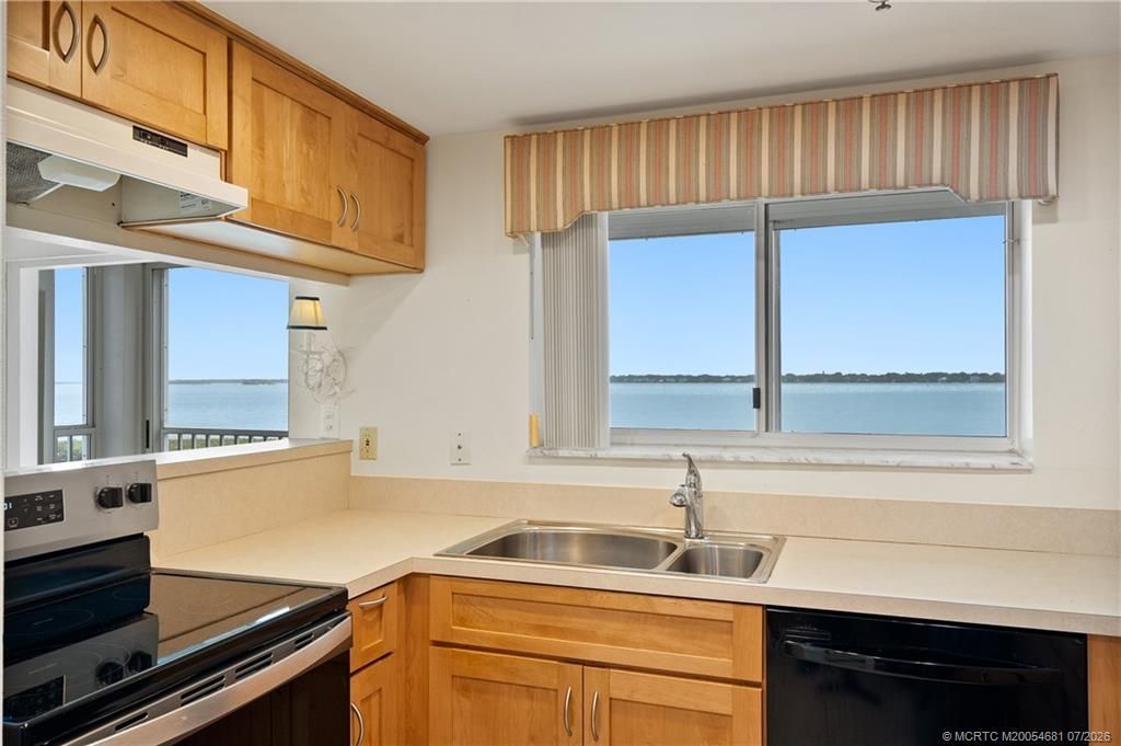 164 NE Edgewater Drive, Unit 2106, Stuart, FL 34996 Photo