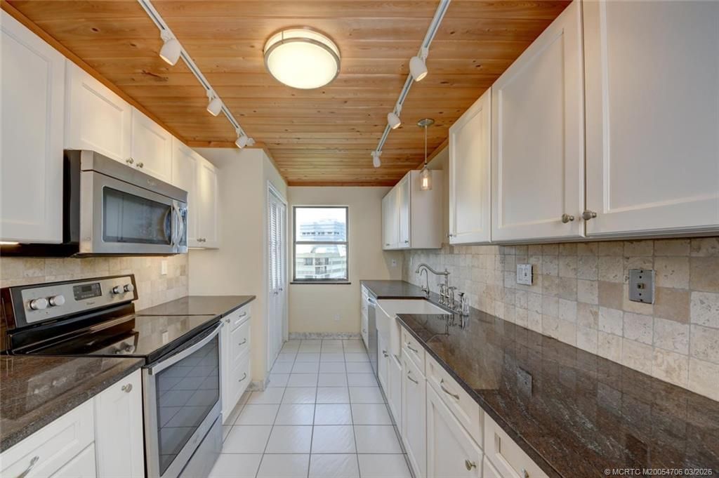 10044 S Ocean Drive, Unit 1202, Jensen Beach, FL 34957 Photo