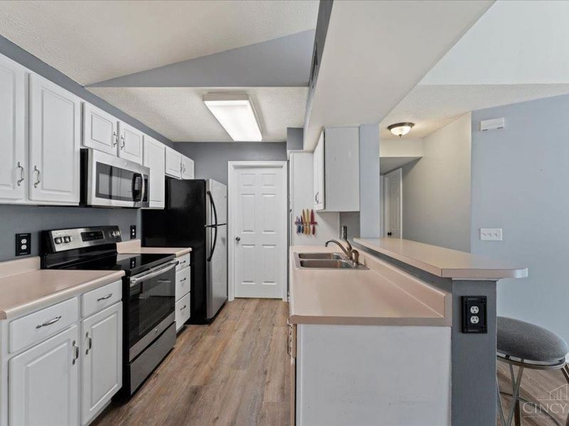 4220 Endeavor Drive, Unit 302, Colerain Township, OH 45252 Photo 11