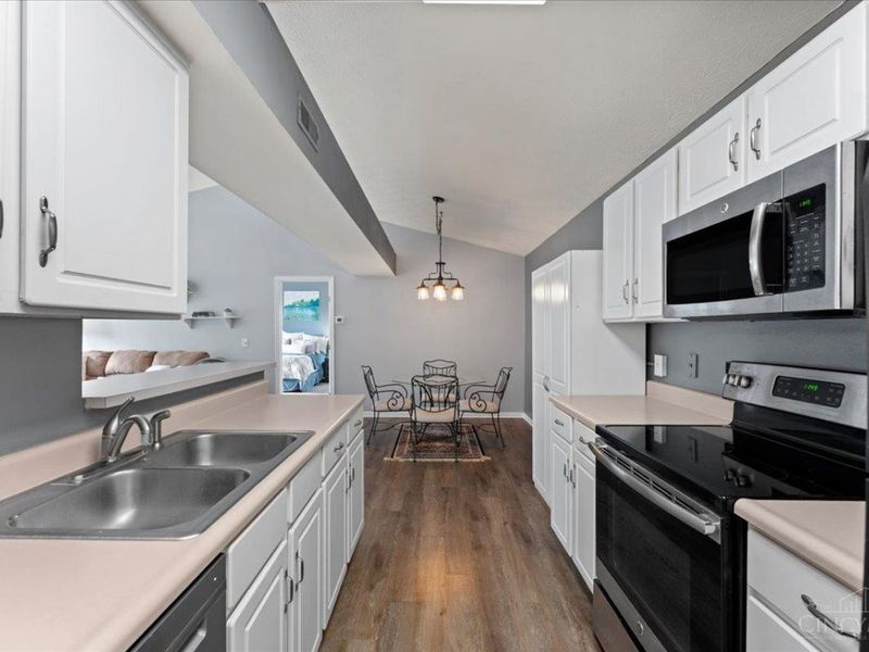 4220 Endeavor Drive, Unit 302, Colerain Township, OH 45252 Photo 12