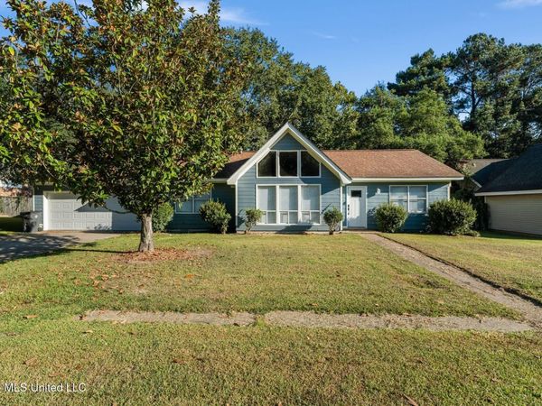 113 Continental Drive, Hattiesburg, MS 39402