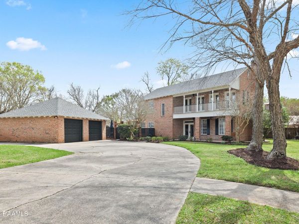 808 Canaan Drive , Lafayette, LA 70508