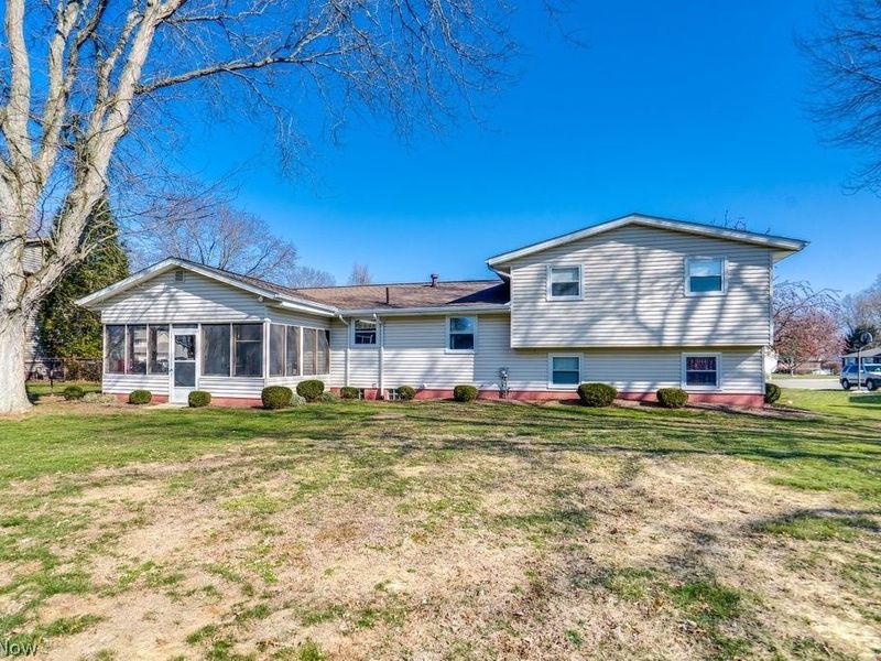 7716 Cheryl Lane NW, Massillon, OH 44646 Photo 2