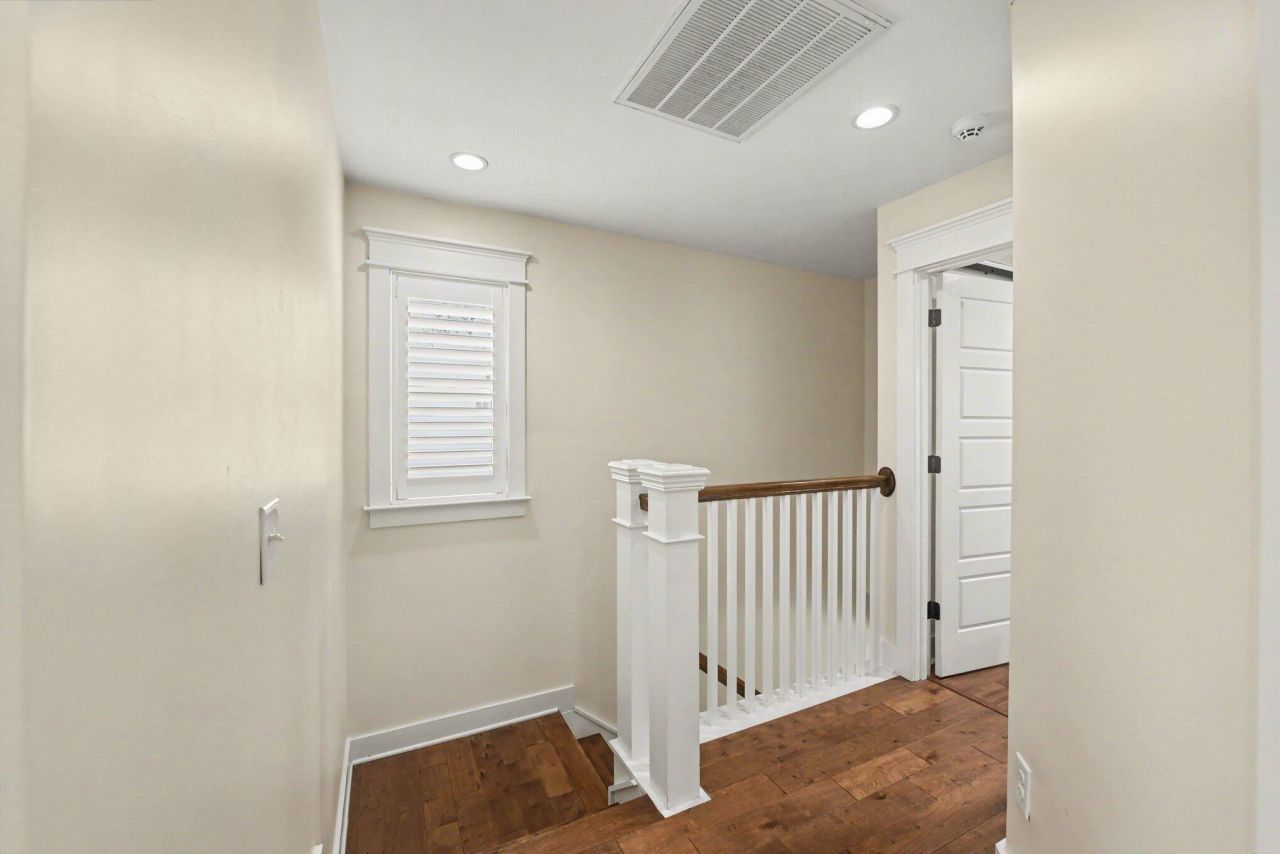 1141 Wexford Park Photo 21