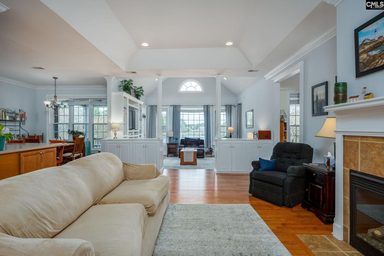 115 Fallen Oak Drive Photo 14