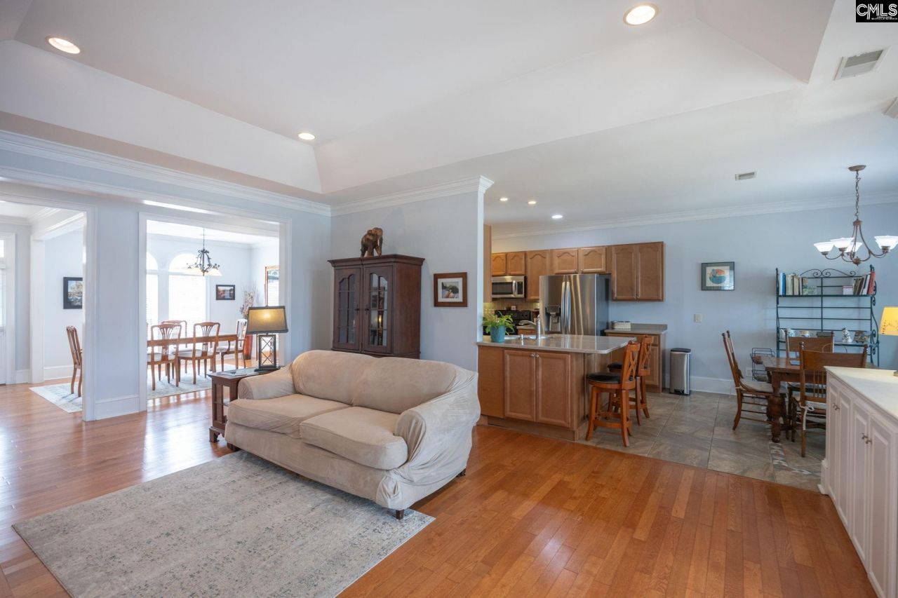 115 Fallen Oak Drive Photo 18