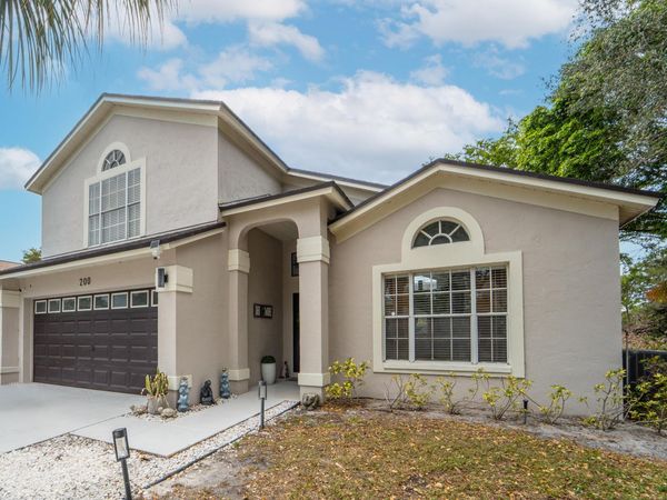 200 Trails End, Greenacres, FL 33413
