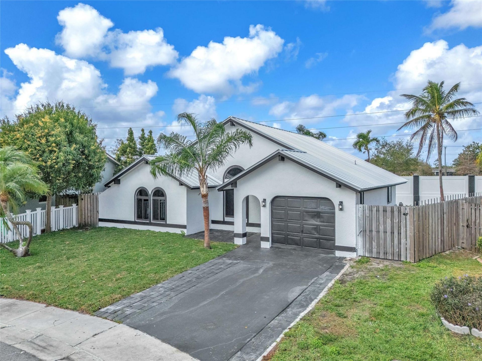 2831 NW 111th Avenue, Sunrise, FL 33322 Photo