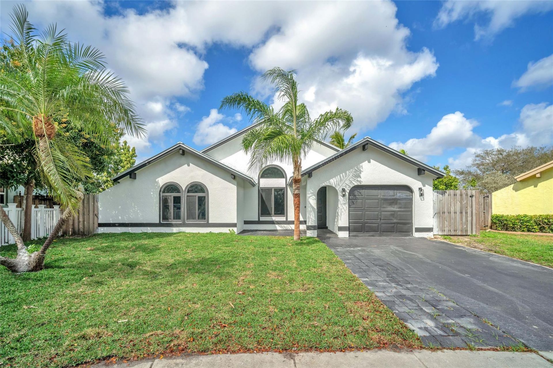 2831 NW 111th Avenue, Sunrise, FL 33322 Photo