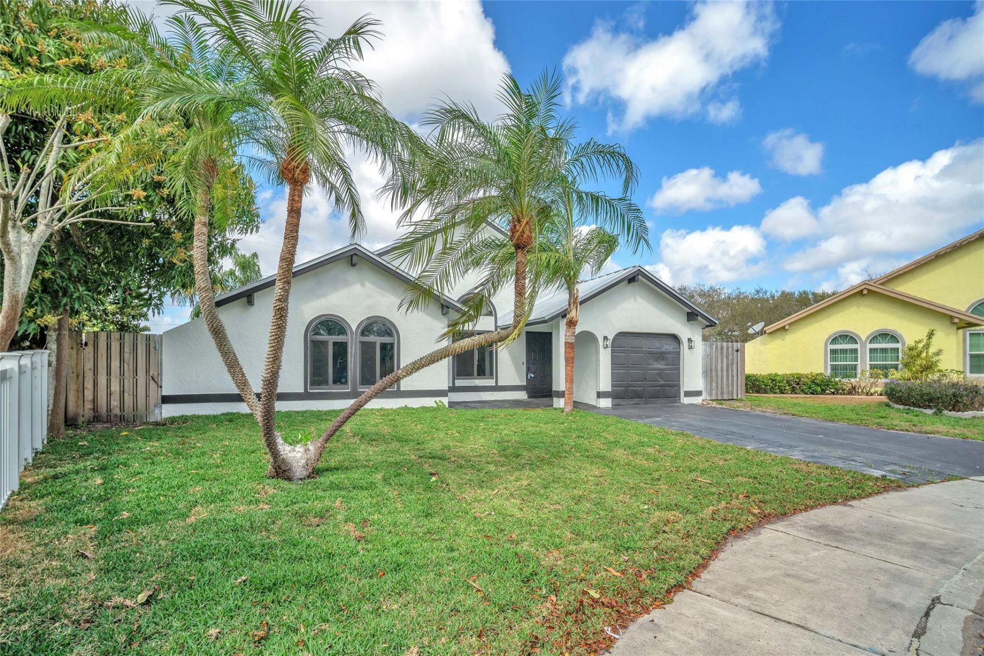 2831 NW 111th Avenue, Sunrise, FL 33322 Photo