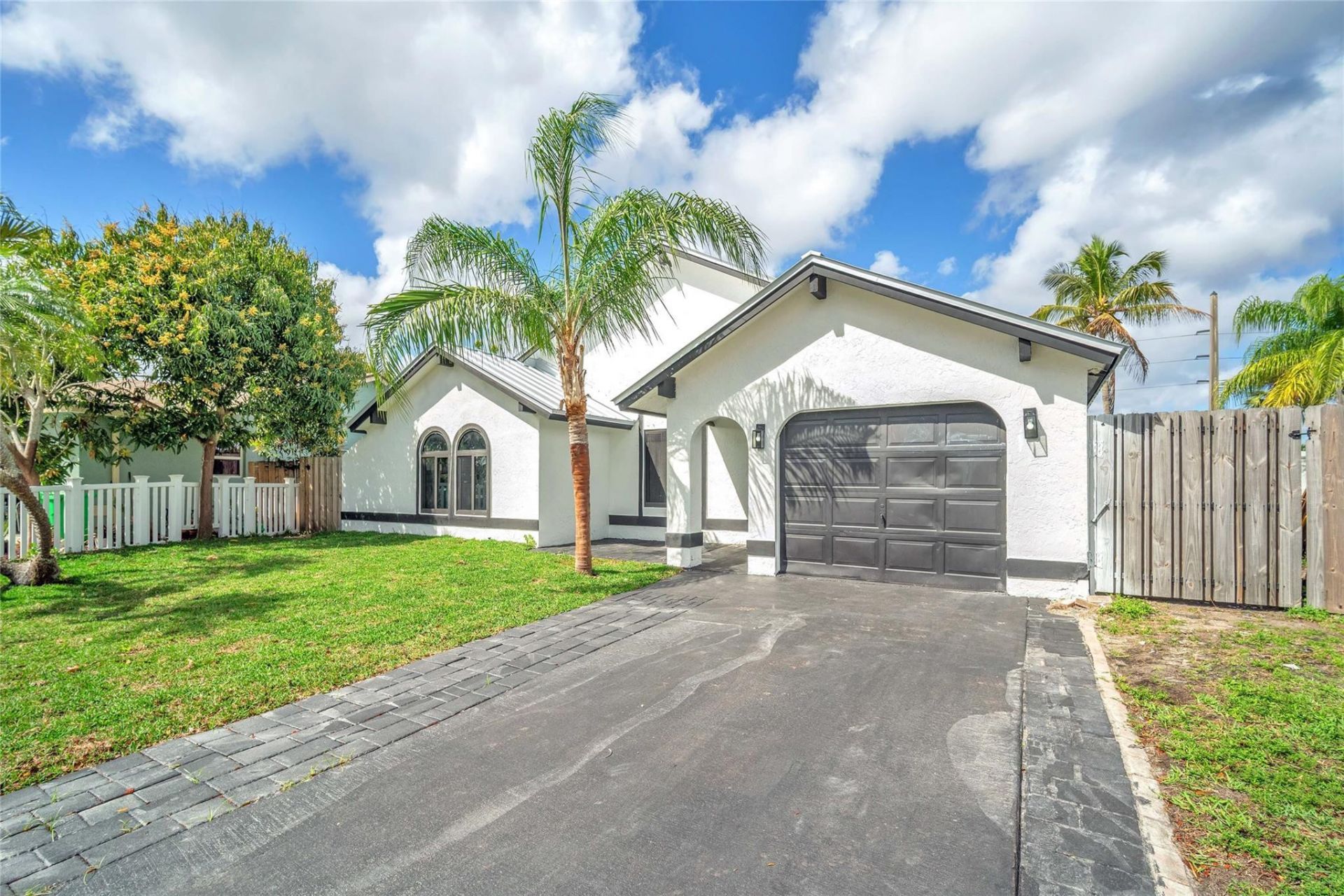 2831 NW 111th Avenue, Sunrise, FL 33322 Photo