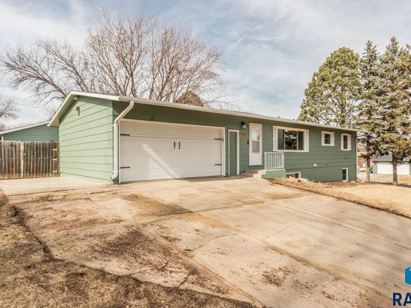 2401 S Beech Ave, Sioux Falls, SD 57106