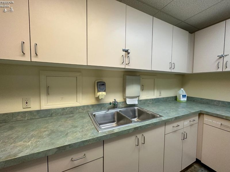 1355 W Main Street, Bellevue, OH 44811 Photo 11