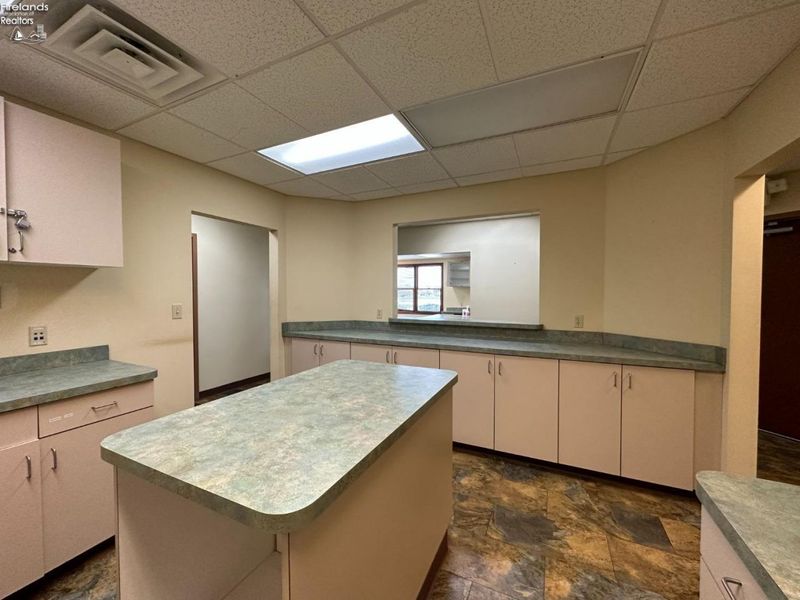 1355 W Main Street, Bellevue, OH 44811 Photo 12