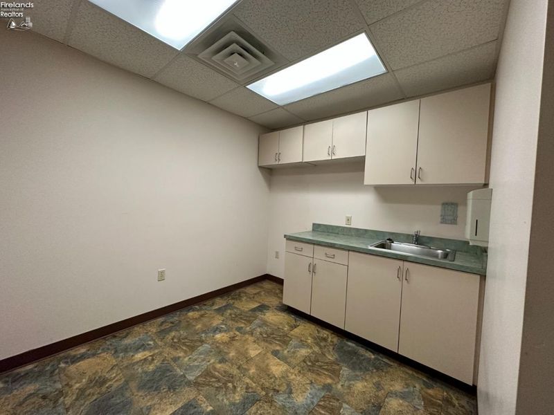 1355 W Main Street, Bellevue, OH 44811 Photo 16