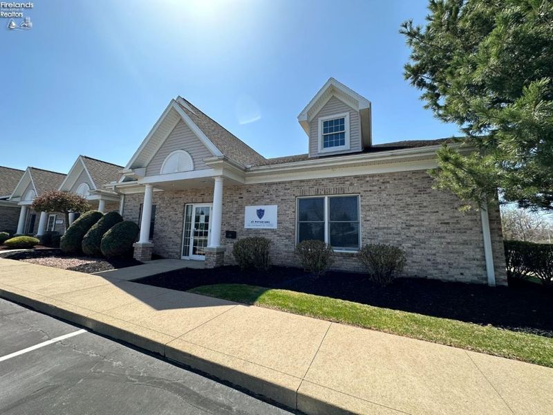 1355 W Main Street, Bellevue, OH 44811 Photo 2