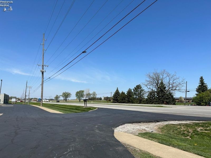 1355 W Main Street, Bellevue, OH 44811 Photo 24