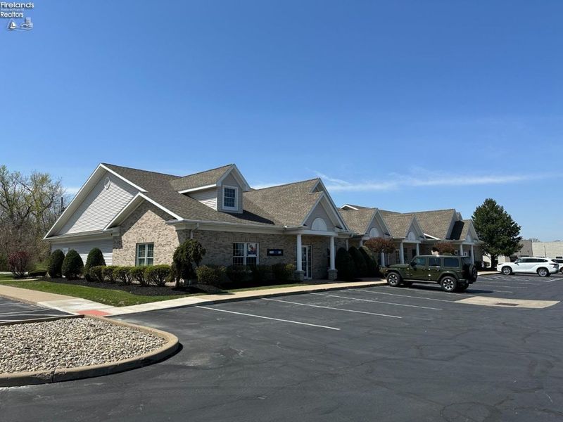 1355 W Main Street, Bellevue, OH 44811 Photo 3