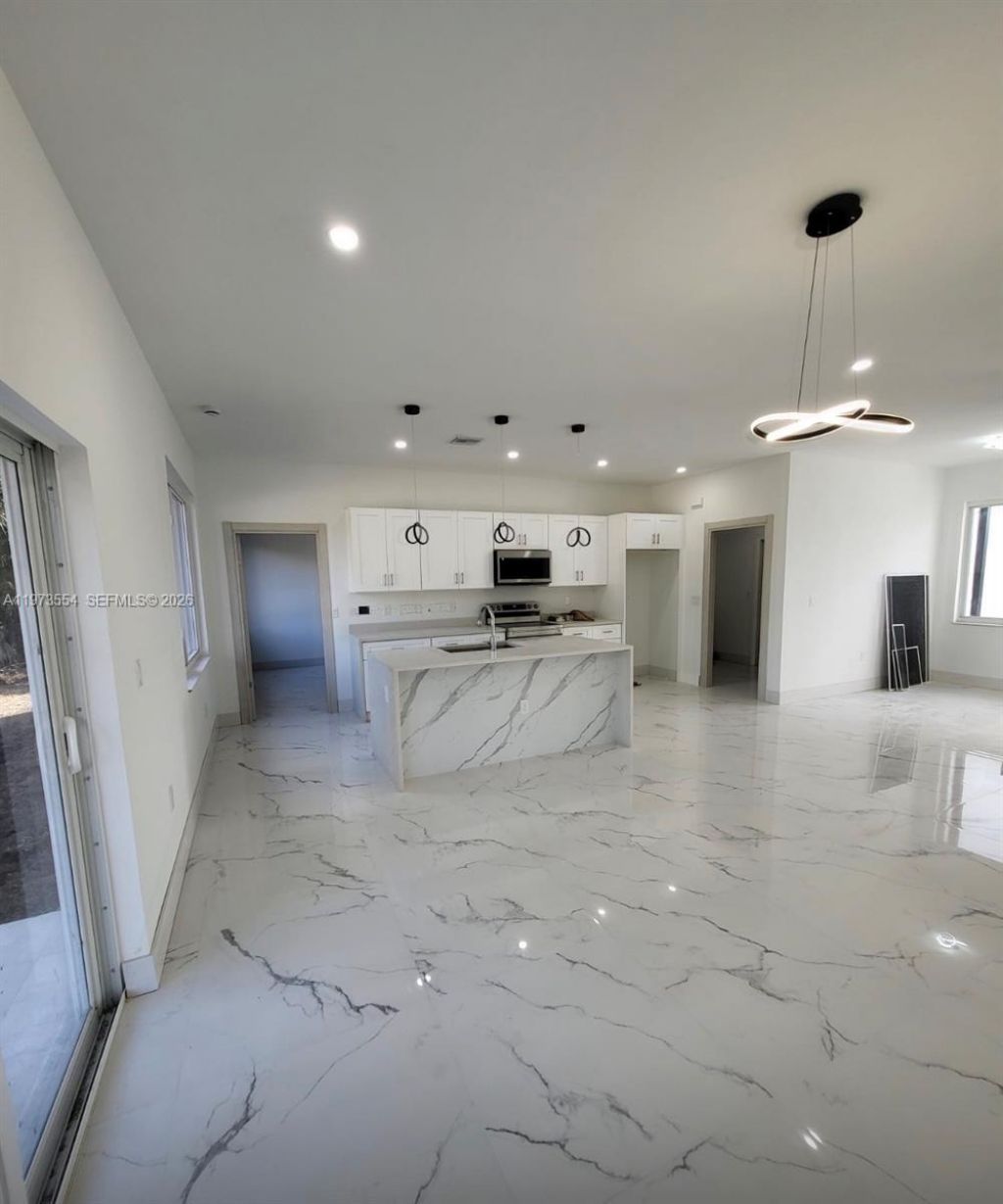 718 Robert Ave, Lehigh Acres, FL 33936 Photo