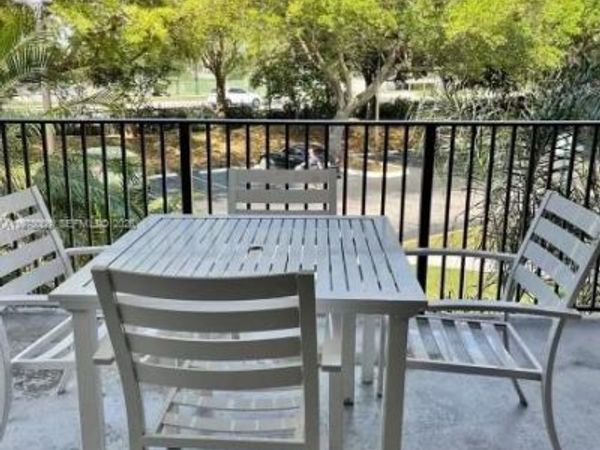10131 W Sunrise Blvd, Unit 204, Plantation, FL 33322