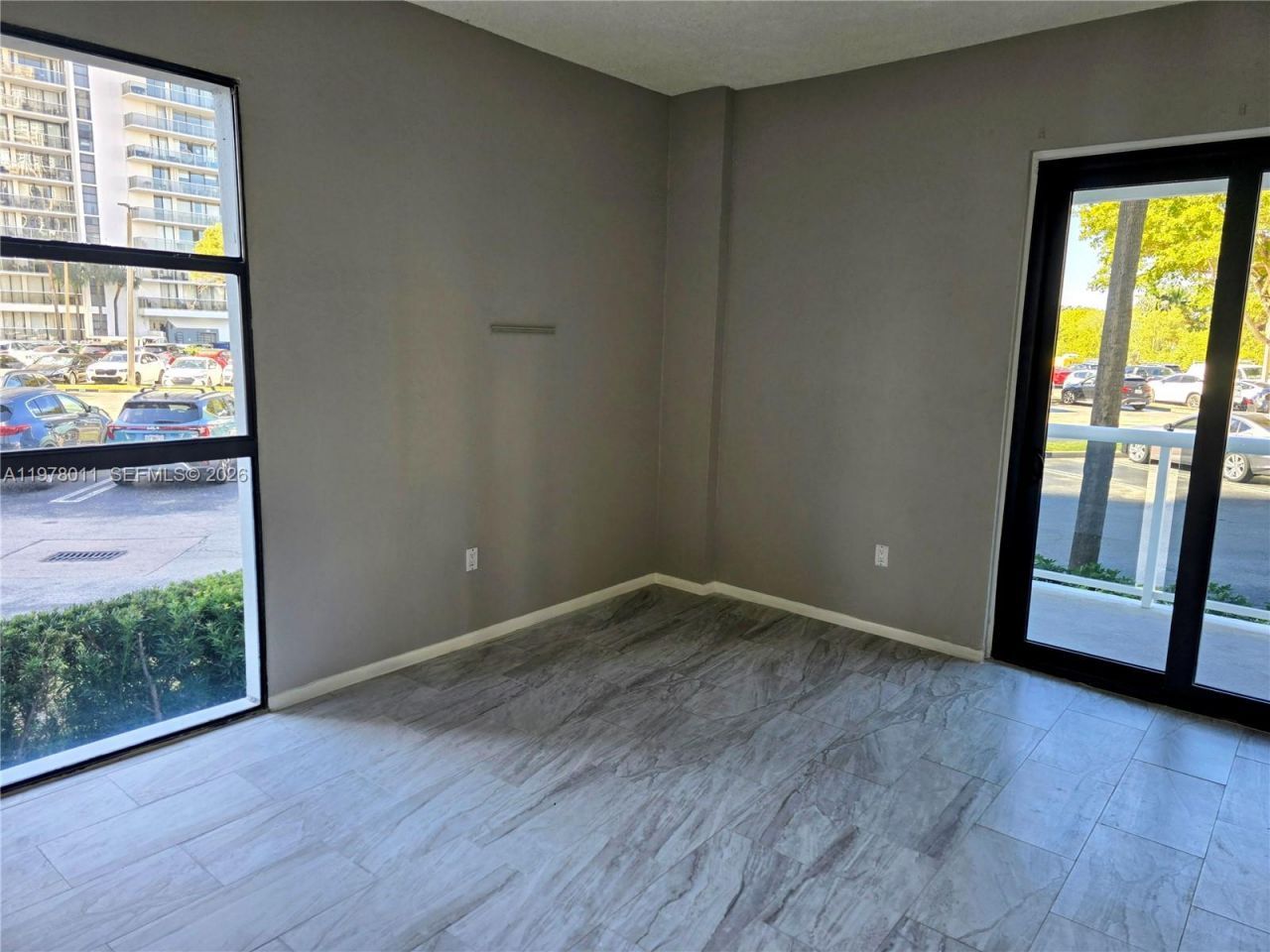 20505 E Country Club Dr , Unit 138, Aventura, FL 33180 Photo