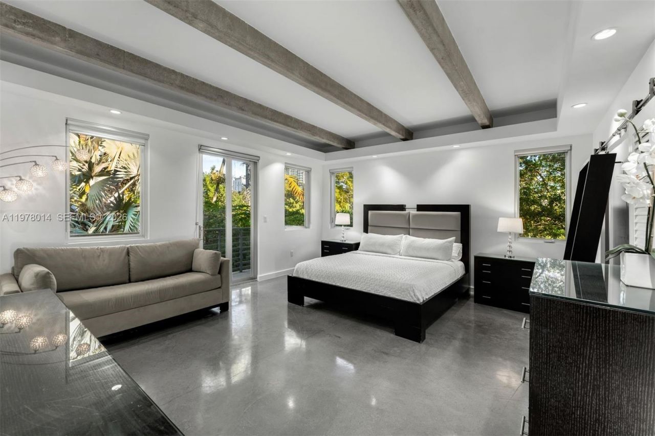 101 SW 21st Rd , Miami, FL 33129 Photo