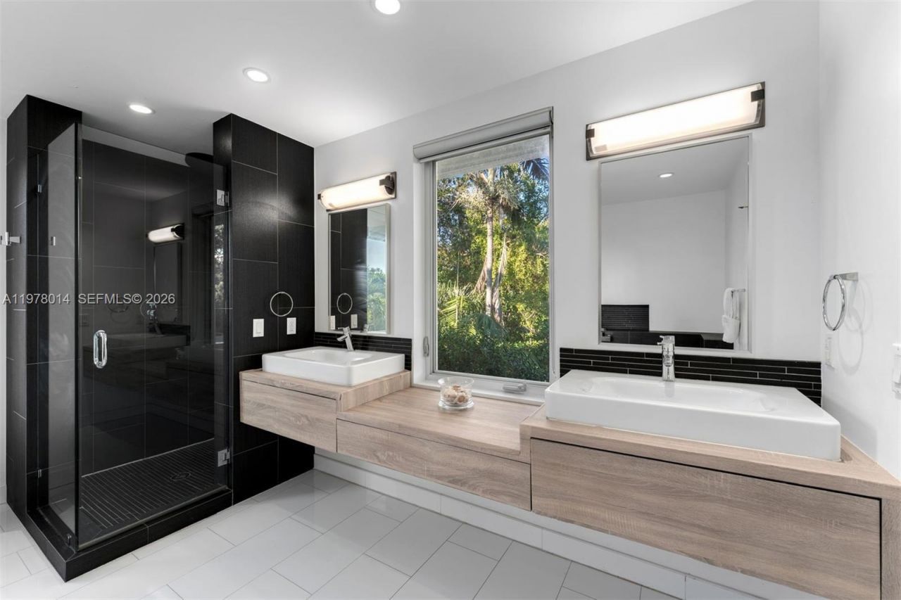 101 SW 21st Rd , Miami, FL 33129 Photo