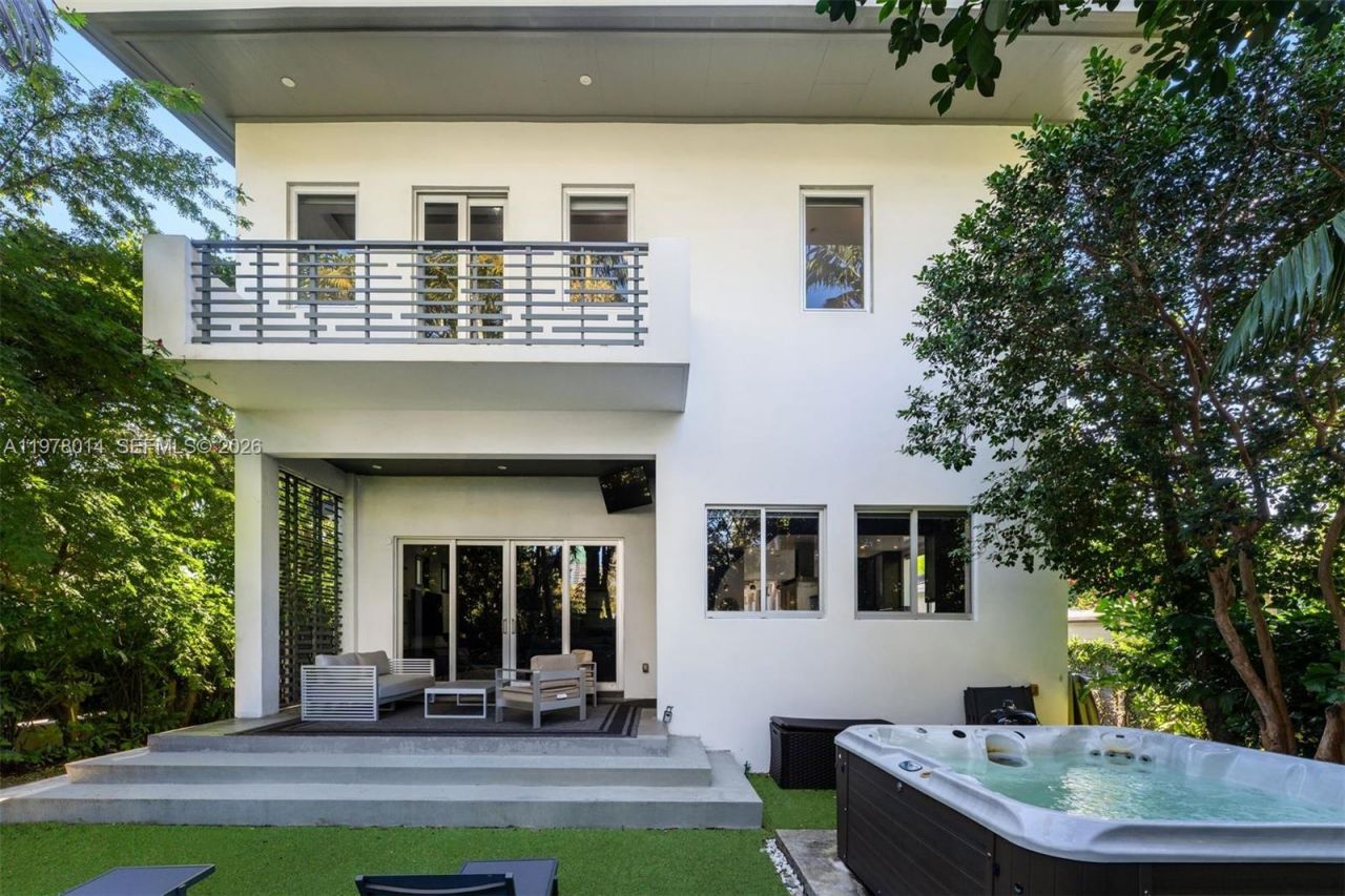 101 SW 21st Rd , Miami, FL 33129 Photo