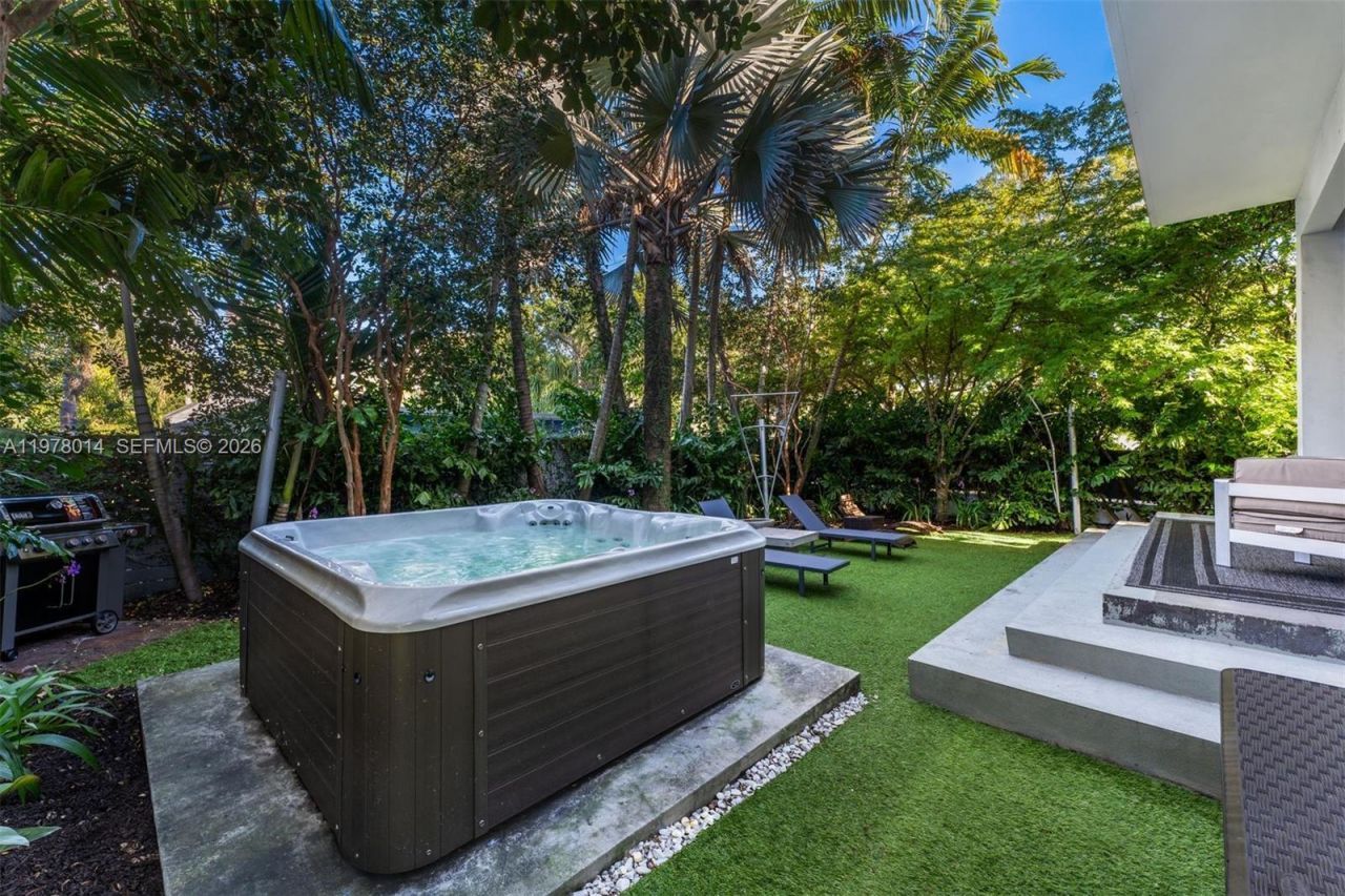 101 SW 21st Rd , Miami, FL 33129 Photo