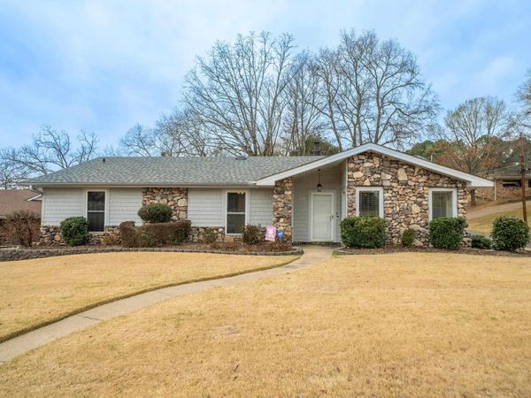 111 Twinpines Street, Hot Springs, AR 71901