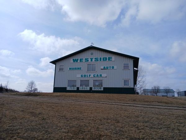 1945 Highway 86 , Milford, IA 51351