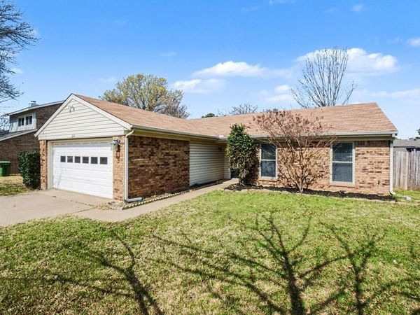 1024 S Riverside Drive, Grapevine, TX 76051