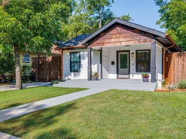 711 Hollywood Avenue, Dallas, TX 75208