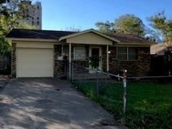 3712 Saint Louis Avenue , Fort Worth, TX 76110