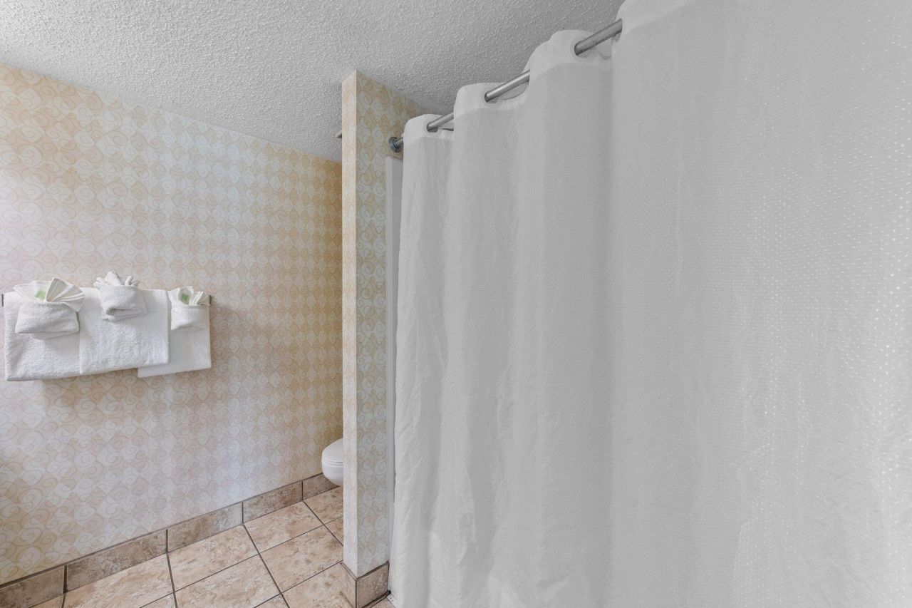 2701 N Ocean Blvd.  Photo 15