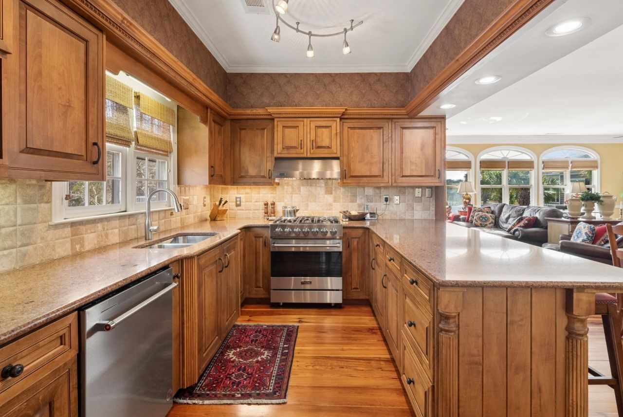 261 Marsh Lake Dr. Photo 10