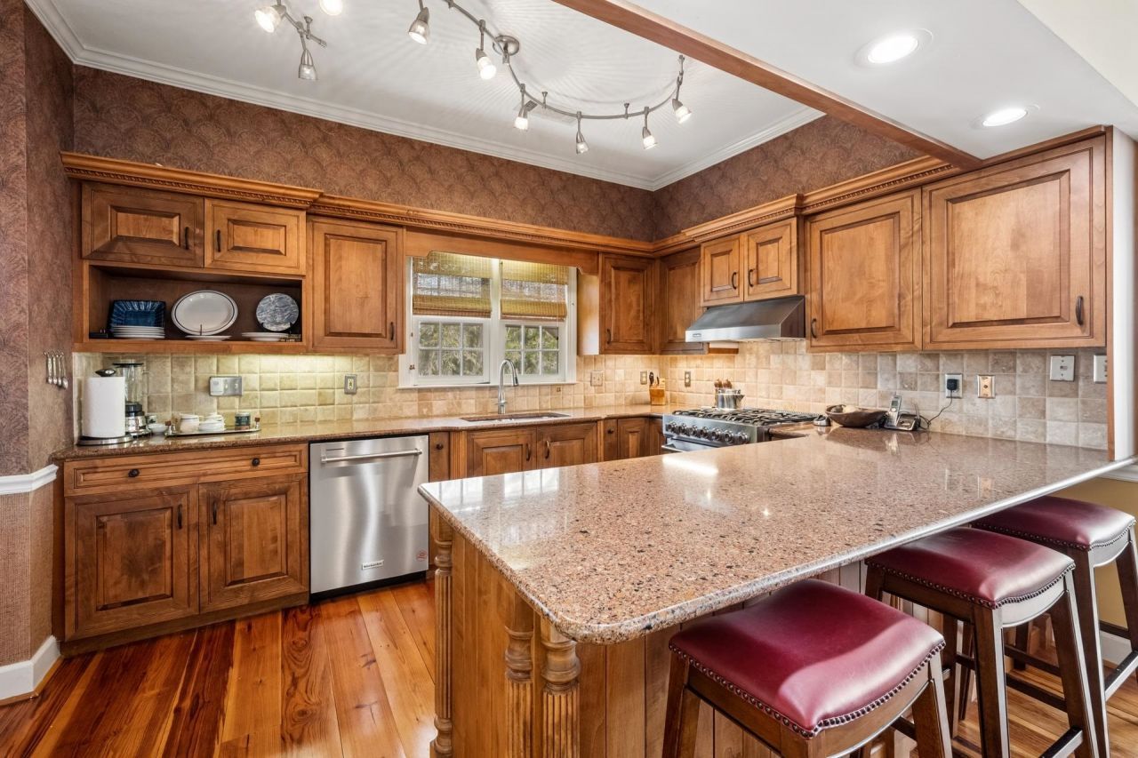 261 Marsh Lake Dr. Photo 9