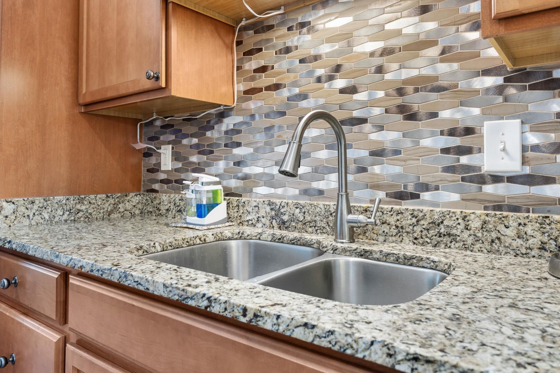 609 Fieldwoods Dr. Photo 14