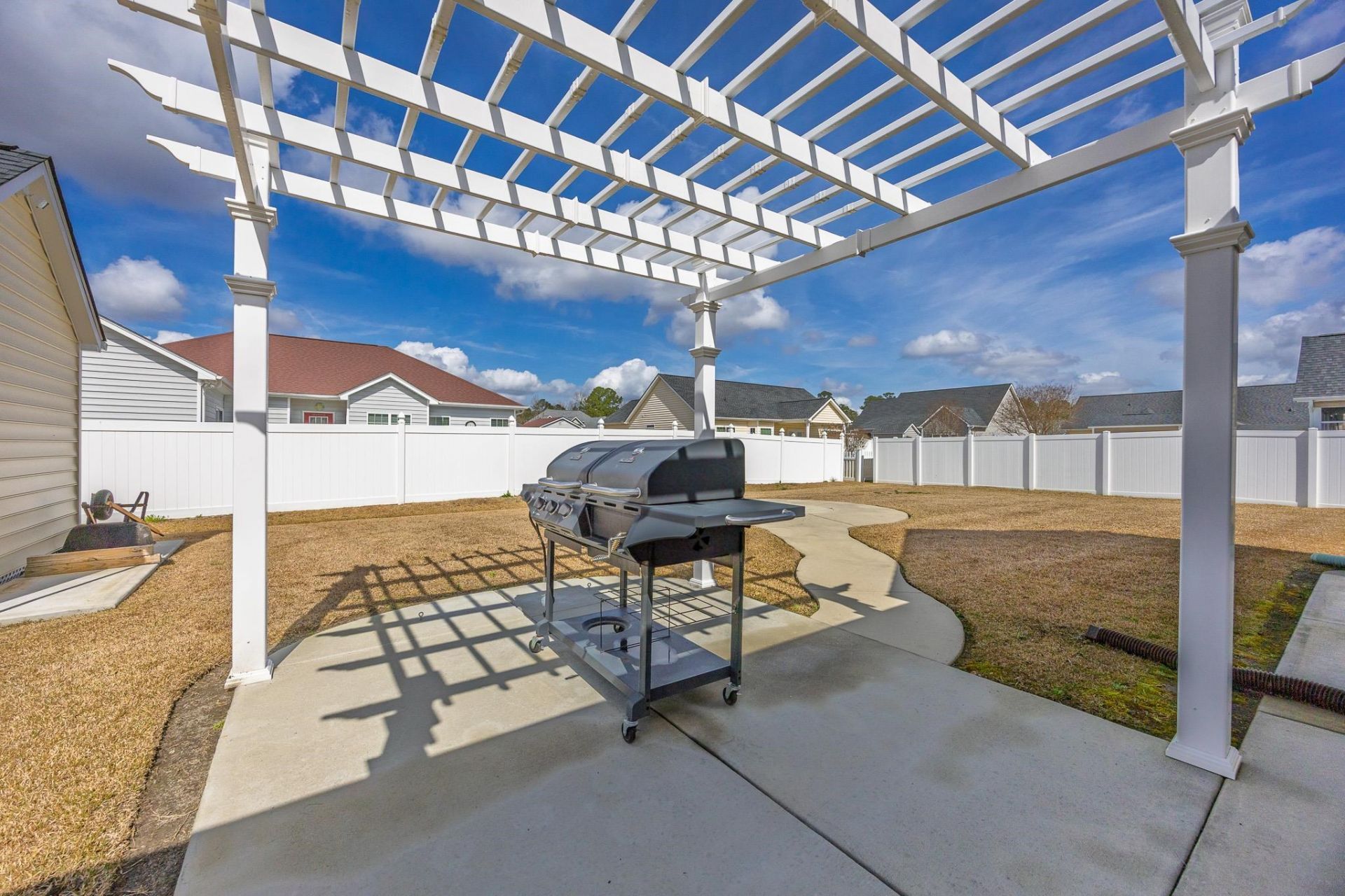 609 Fieldwoods Dr. Photo 32