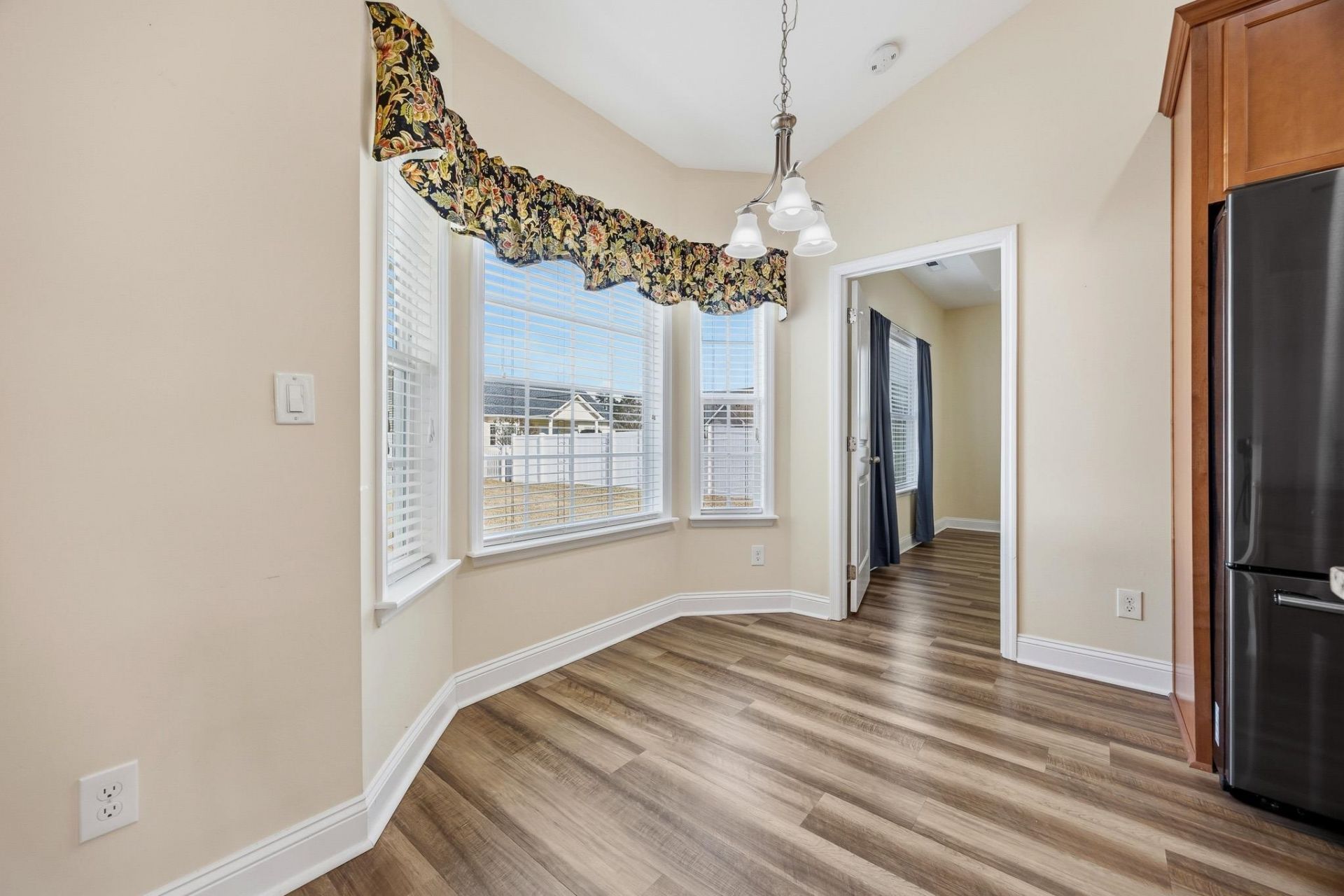 609 Fieldwoods Dr. Photo 8