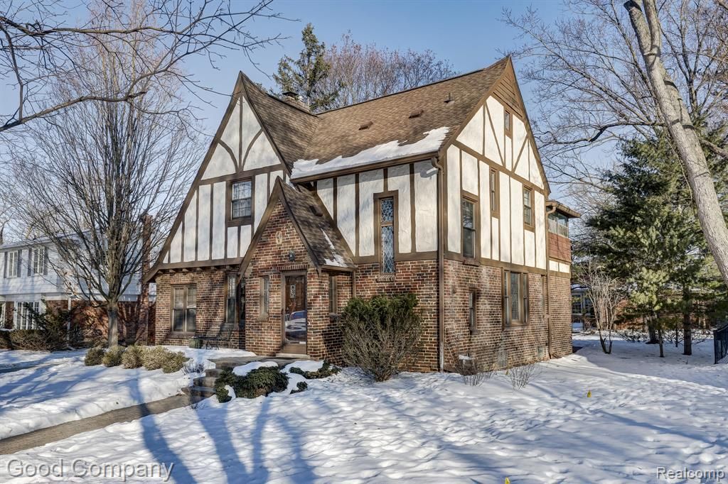 18930 Hillcrest Street, Beverly Hills Vlg, MI 48025 Main Photo