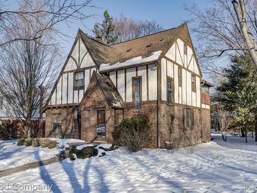 18930 Hillcrest Street, Beverly Hills Vlg, MI 48025