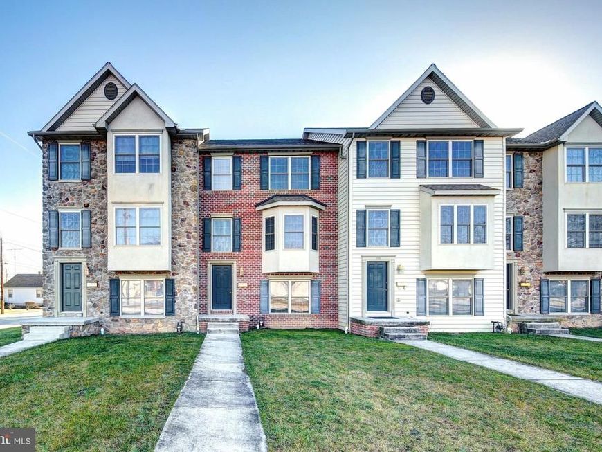 689 E Walnut Street , Hanover, PA 17331 Main Photo