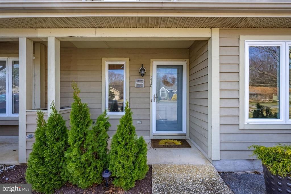 210 Lakeside Drive, Lewes, DE 19958 Main Photo