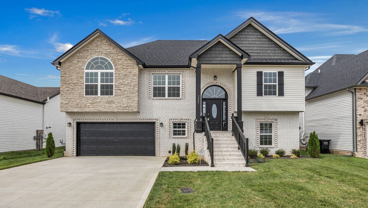 1022 Vendue Ave, Clarksville, TN 37042 Main Photo