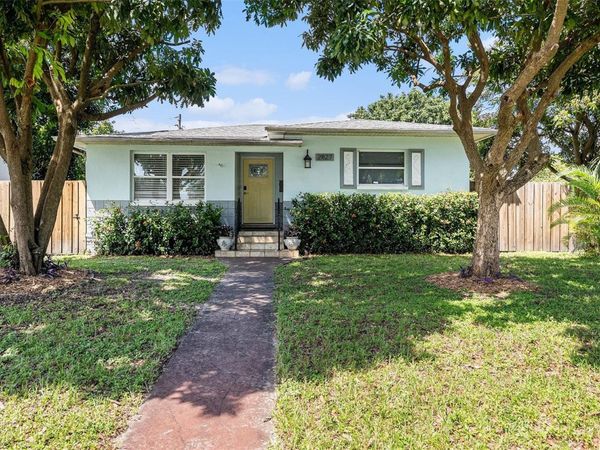 2827 29TH AVENUE N, ST PETERSBURG, FL 33713