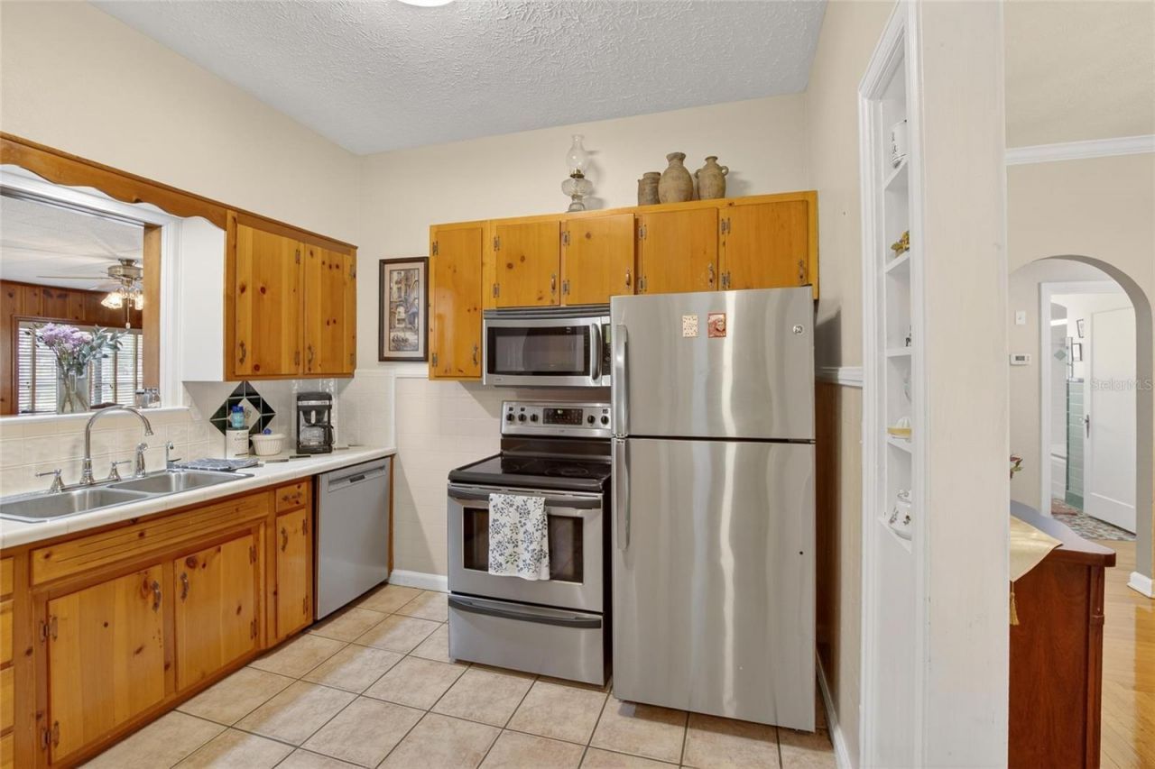 607 N Merrin Street , Plant City, FL 33563 Photo